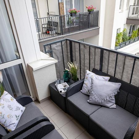 Osiedle Avia Harmonious Apartment With Balcony & Parking Cracow By Renters Prestige Краков Экстерьер фото